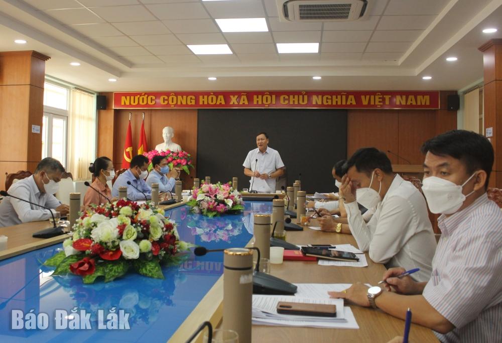 Phó Chủ tịch HĐND tỉnh Trần Phú Hùng chủ trì buổi làm việc