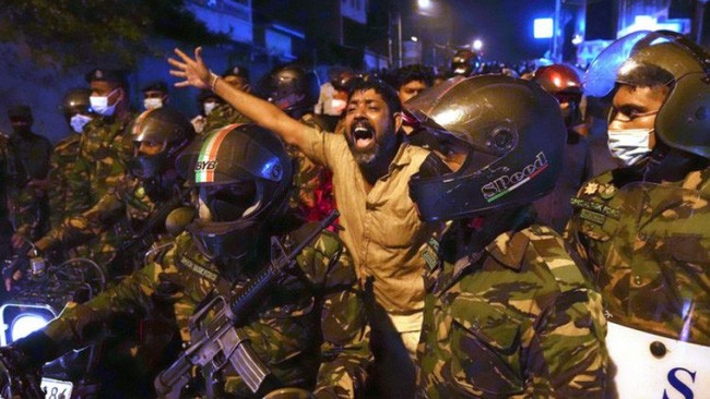 Biểu tình nổ ra gần dinh thự của Tổng thống Sri Lanka hôm 31/3. (Nguồn: AP)