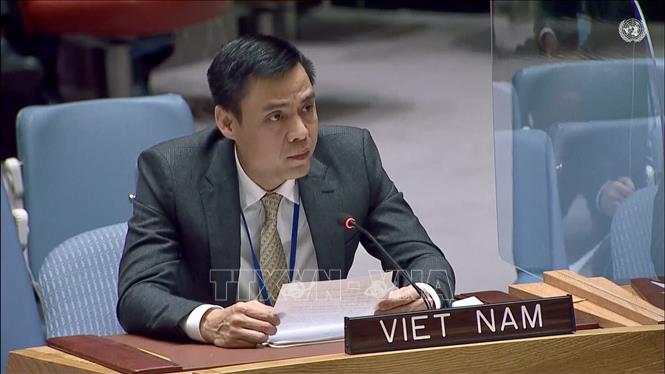 Đại sứ Đặng Hoàng Giang, Trưởng Phái đoàn thường trực Việt Nam tại LHQ phát biểu tại phiên họp. Ảnh: TTXVN.