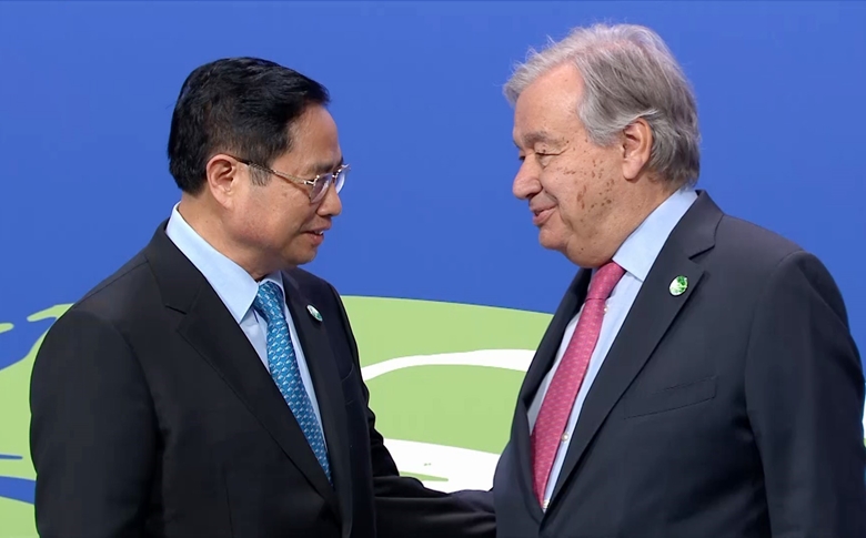 Trong khuôn khổ Hội nghị COP26 tại Anh, Thủ tướng Chính phủ Phạm Minh chính đã có cuộc gặp với Tổng Thư kýLHQ António Guterres, ngày 1/11/2021.