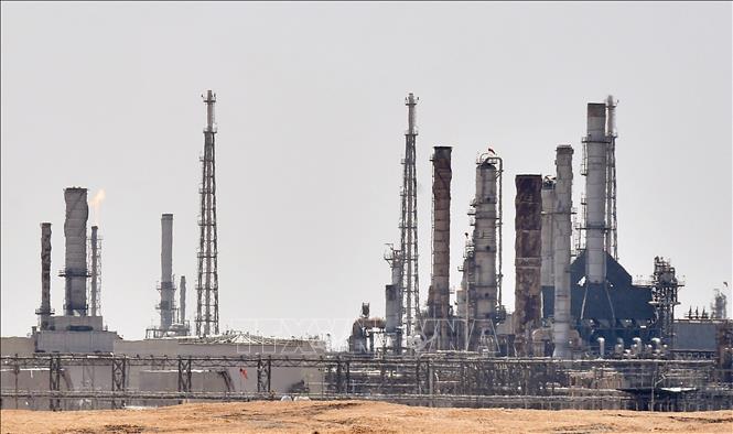 Một cơ sở khai thác dầu tại khu vực al-Khurj, phía Nam thủ đô Riyadh của Saudi Arabia. (Ảnh: AFP/ TTXVN)