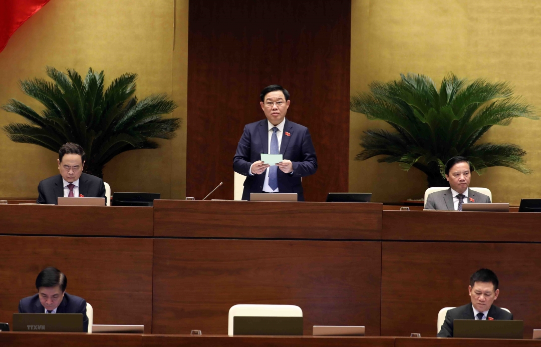 Chủ tịch Quốc hội Vương Đình Huệ phát biểu kết thúc chất vấn nhóm vấn đề lĩnh vực tài chính. (Ảnh: An Đăng/TTXVN)