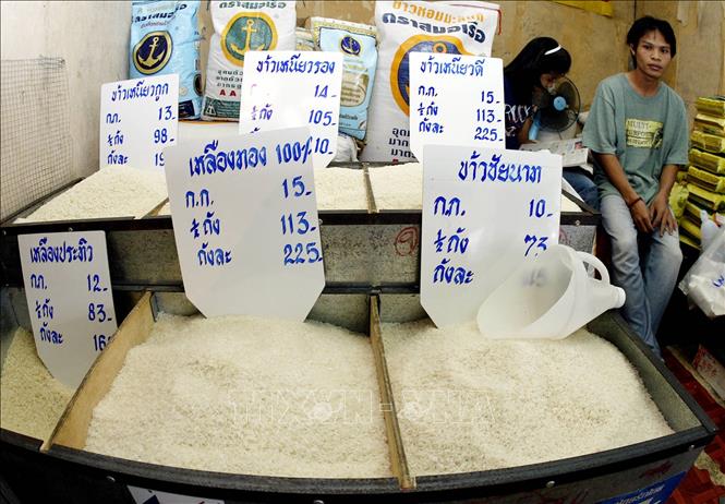 Một cửa hàng bán gạo ở Bangkok. (Ảnh: AFP/TTXVN)