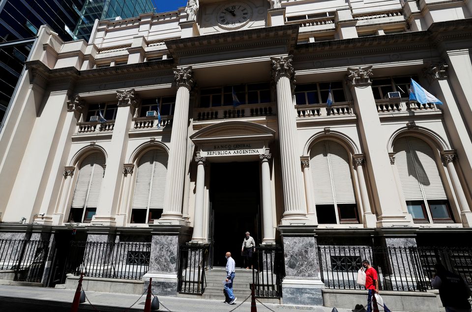 Hình ảnh mặt tiền của Ngân hàng Trung ương Argentina tại khu tài chính Buenos Aires, Argentina. Ảnh: Reuters