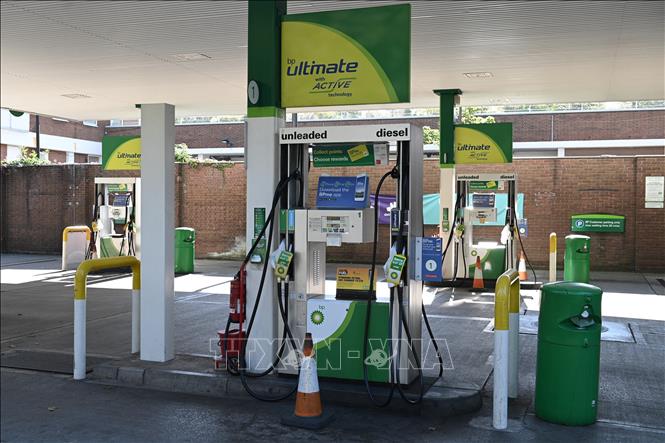 Một trạm xăng đóng cửa do hết xăng tại London, Anh ngày 24/9/2021. Ảnh: AFP/TTXVN