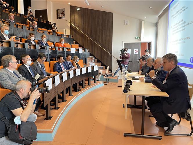 Quang cảnh cuộc tọa đàm về Hiệp định thương mại tự do giữa Việt Nam và EU, ngày 16/9 tại thành phố Macon (Pháp). (Ảnh: Nguyễn Thu Hà/TTXVN)