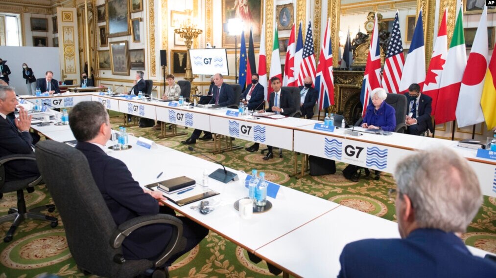 Bộ trưởng tài chính các nước G7 gần đây đã họp để thảo luận về việc giới hạn giá dầu của Nga. (Ảnh: AP/TTXVN)