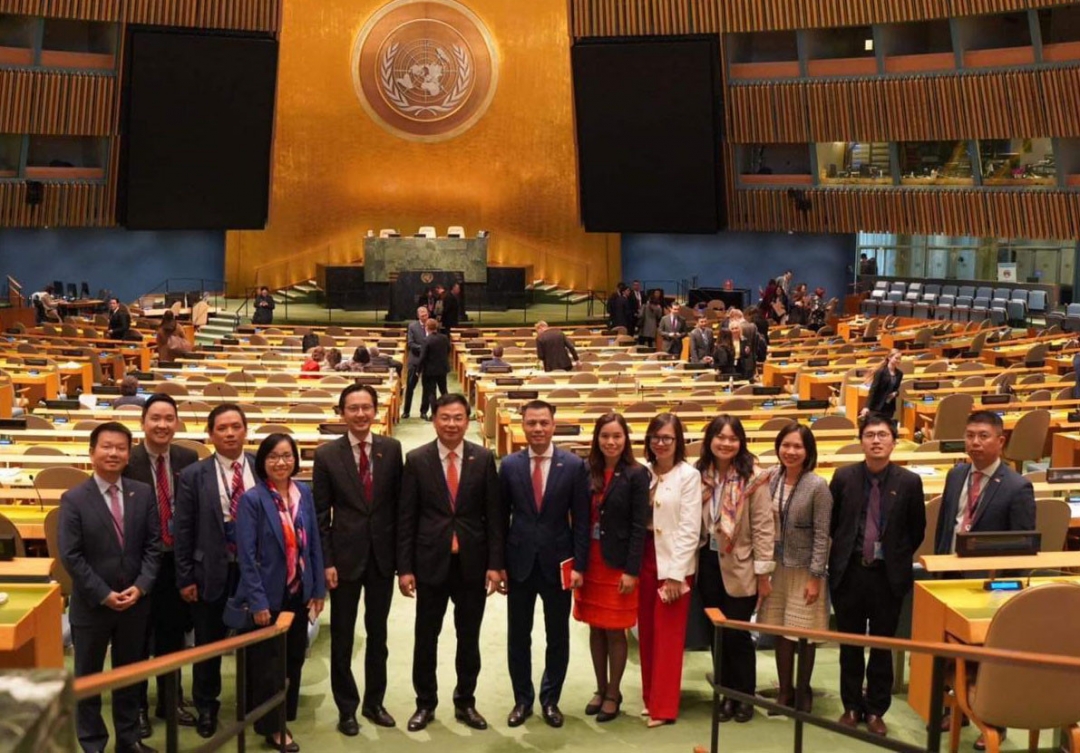 Đoàn Việt Nam tham dự phiên họp bỏ phiếu và công bố kết quả thành viên Hội đồng Nhân quyền Liên Hợp Quốc. Ảnh: Phái đoàn Việt Nam tại Liên Hợp Quốc)