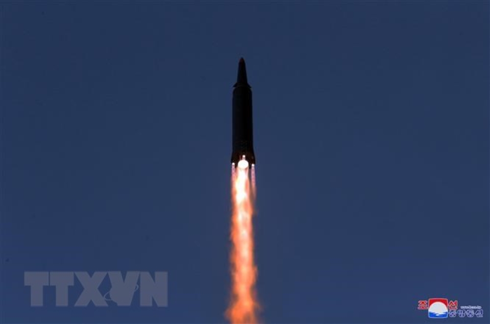 Vụ phóng thử tên lửa do Viện Khoa học Quốc phòng Triều Tiên thực hiện tại một địa điểm chưa xác định. (Ảnh minh họa. Yonhap/TTXVN)