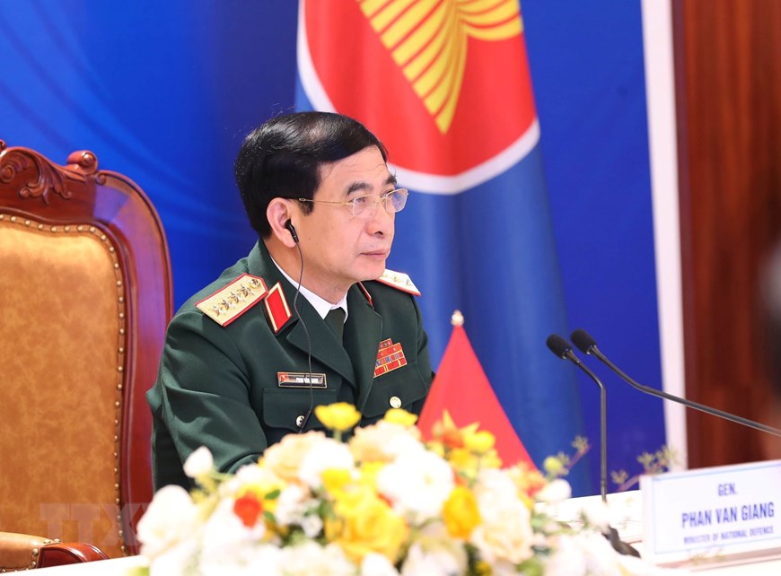 Đại tướng Phan Văn Giang, Bộ trưởng Bộ Quốc phòng Việt Nam, dự hội nghị tại điểm cầu Hà Nội. (Ảnh: Trọng Đức/TTXVN)
