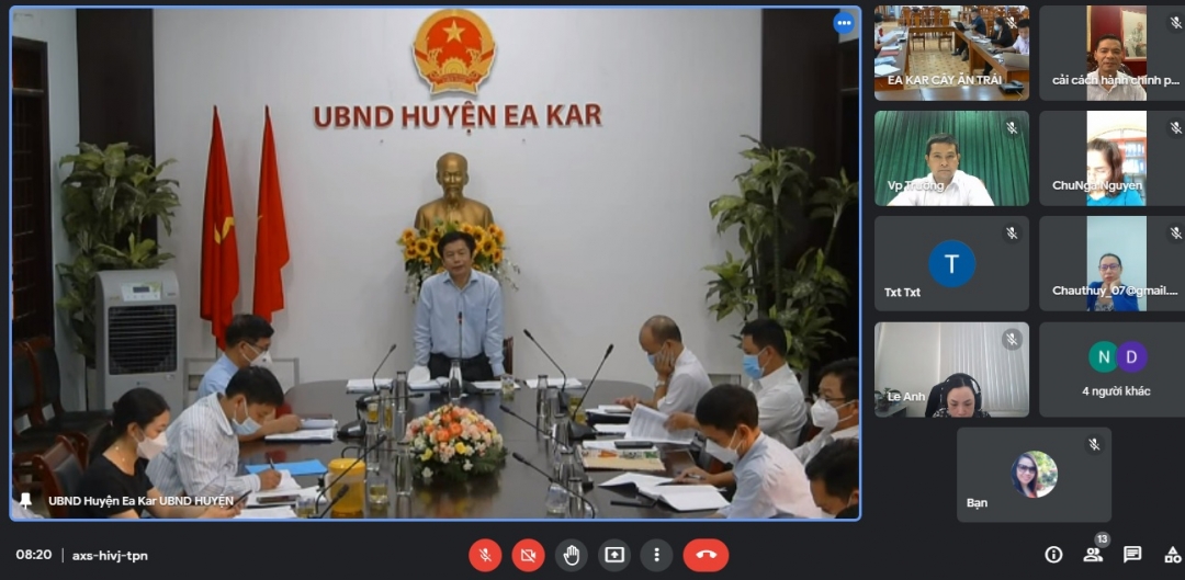 Kiểm tra CCHC đối với huyện Ea Kar và hai xã Xuân Phú, Ea Sô theo hình thức trực tuyến. (Ảnh chụp màn hình)