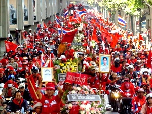 Lực lượng "áo đỏ" tuyên bố từ ngày 28/4 mở rộng phạm vi biểu tình ra nhiều khu vực ở Bangkok. 