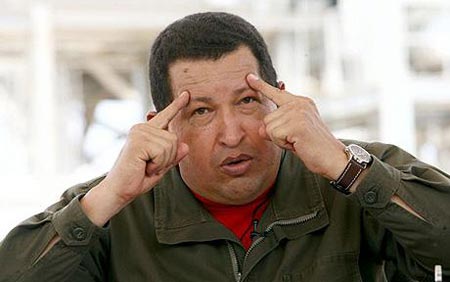 Cảnh sát Venezuela vừa bắt một người đàn ông bị tình nghi có ý định ám sát Tổng thống Hugo Chavez. Nghi phạm 28 tuổi sa lưới tại thành phố El Vigia hôm qua sau cuộc điều tra kéo dài một tuần của cảnh sát. Danh tính của người này chưa được công bố.