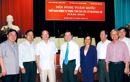 Đồng chí Trương Tấn Sang và các đại biểu tham dự Hội nghị. Ảnh: báo SGGP