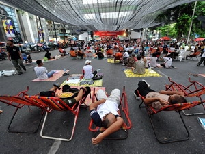 Những người "áo đỏ" tại nơi hạ trại biểu tình ở thủ đô Bangkok ngày 17/5.