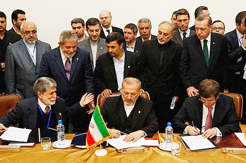 Hiệp định ba bên gồm Thổ Nhĩ Kỳ, Brazil và Iran ký hôm 17-5 được coi là một "nước cờ" mới của Iran về vấn đề hạt nhân. (Ảnh: T.L)