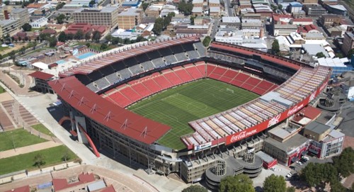 Ellis Park nổi bật với gam màu đỏ