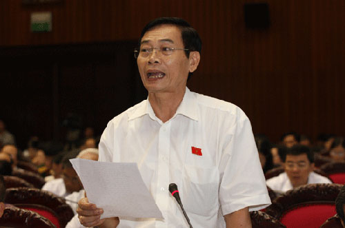 Đại biểu Đặng Như Lợi chất vấn Phó Thủ tướng Nguyễn Sinh Hùng
