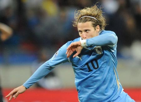 Diego Forlan đã đoạt “Quả bóng vàng World Cup 2010” dành cho Cầu thủ xuất sắc nhất. 