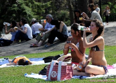 Nhièu người dân Mỹ chọn công viên làm nơi tránh nóng