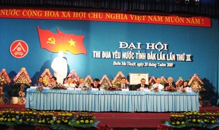 Đoàn Chủ tịch Đại hội