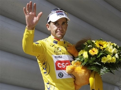 Nhà vô địch Tour de France 2010 Alberto Contador 