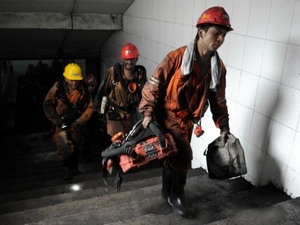 Lực lượng cứu hộ tại mỏ than Tam Nguyên Đông. (Nguồn: Xinhua) 