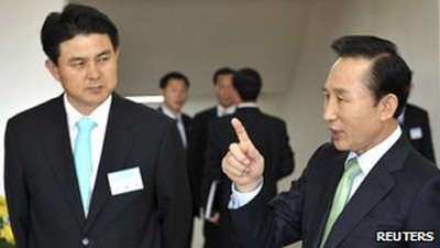 Ngày 8-8, Tổng thống Hàn Quốc Lee Myung-bak đã tiến hành một cuộc cải tổ nội các quan trọng khi thay thủ tướng và 7 bộ trưởng. Đây được xem là cuộc cải tổ nội các lớn nhất của Tổng thống Lee Myung-bak kể từ khi ông lên nắm quyền vào năm 2008, theo hãng tin BBC. Người được Tổng thống Lee Myung-bak chỉ định vào chức thủ tướng là ông Kim Tae-ho, 47 tuổi, từng là tỉnh trưởng tỉnh South Gyeongsang.