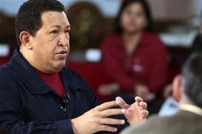 Tổng thống Venezuela Chavez và tân Tổng thống Colombia Santos, người vừa nhậm chức hôm thứ bảy vừa qua, sẽ gặp nhau tại thủ đô Colombia vào ngày mai 10-8, để thảo luận hàn gắn rạn nứt ngoại giao giữa hai nước. Cuộc gặp diễn ra ở thủ đô Bogota của Colombia sẽ là bước tiến đầu tiên trong việc nối lại mối quan hệ ngoại giao giữa hai nước láng giềng Nam Mỹ.