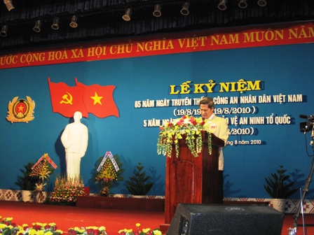 Phó Bí thư Tỉnh ủy, Chủ tịch UBND tỉnh, Lữ Ngọc Cư phát biểu tại Lễ kỷ niệm