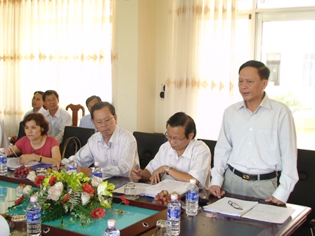 Ông Nguyễn Văn Bình, Phó Cục trưởng Cục Y tế dự phòng phát biểu tại buổi làm việc.