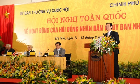 Phó Thủ tướng Chính phủ Nguyễn Tấn Dũng phát biểu tại hội nghị