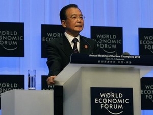 Hội nghị Thường niên của Diễn đàn Kinh tế Thế giới (WEF), còn gọi là Diễn đàn Davos mùa Hè đã khai mạc chiều 13-9 tại thành phố cảng Thiên Tân ở miền Bắc Trung Quốc. Hội nghị năm nay thu hút sự tham gia của khoảng 1.500 quan chức chính phủ và doanh nhân tới từ gần 90 nước và vùng lãnh thổ, nhằm thảo luận các biện pháp duy trì và phát triển đà tăng trưởng kinh tế sau thời kỳ khủng hoảng. Hội nghị sẽ kết thúc ngày 15-9.