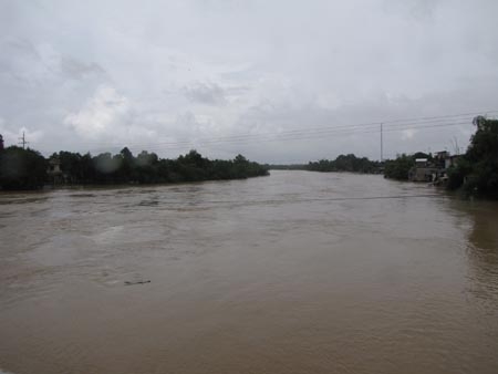 Hiện nước lũ tại Quảng Bình đang dân rất nhanh