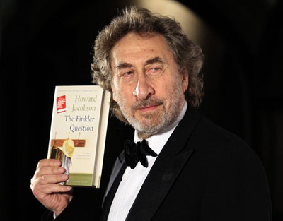 Nhà văn Howard Jacobson chiến thắng giải Man Booker 2010. Ảnh: Reuters