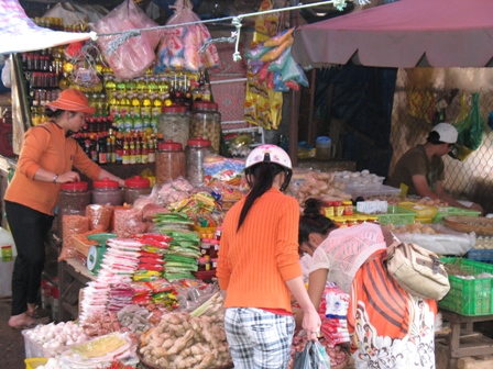 Nguồn cung hàng hóa vẫn dồi dào