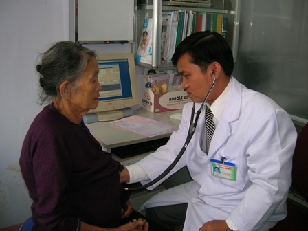 Khám bệnh cho người dân tại Medic Đất Việt (TP. Buôn Ma Thuột, Dak Lak). Ảnh: K.O