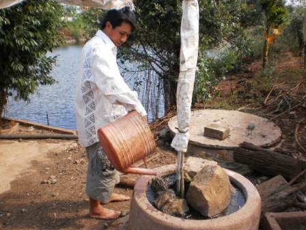 Từ hệ thống hầm biogas, trang trạng của anh Bông không còn ô nhiễm.