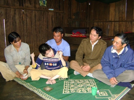 Hội CTĐ huyện, xã thăm hỏi gia đình anh Hồ Trọng Đại (thôn 1, xã Cư M'gar, huyện Cư M'gar).