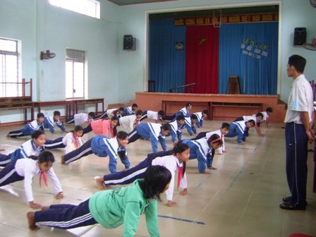 Trường Phổ thông Dân tộc nội trú huyện M’Drak luôn quan tâm giáo dục thể chất cho học sinh. (Ảnh: Tuấn Anh)