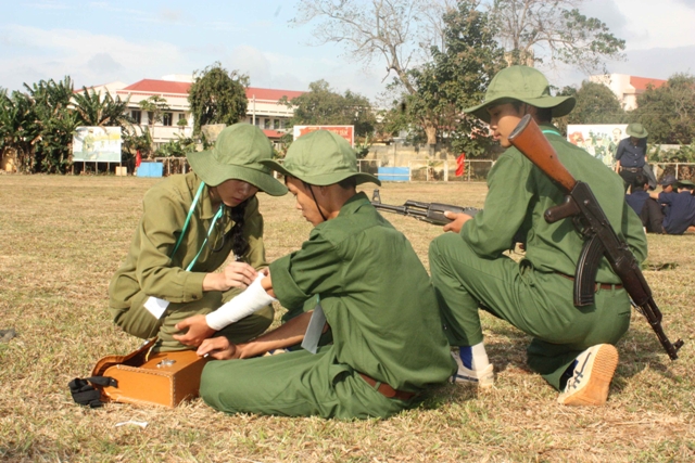 Thi băng bó vết thương