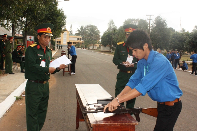 Tháo, lắp súng AK