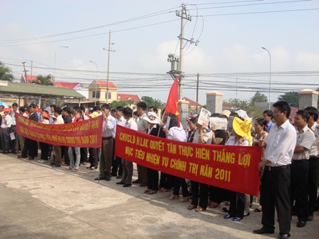 Lễ phát động "Tháng công nhân" do LĐLĐ huyện Lak tổ chức.