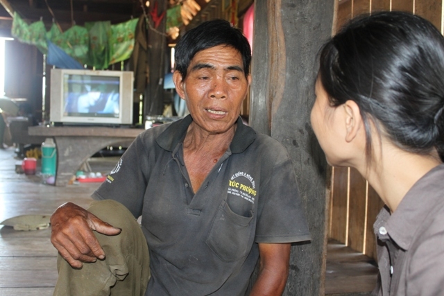 Ama Phơi tự hào kể về những năm tháng làm nhiệm vụ bảo vệ đồng chí Huỳnh Văn Cần trong thời gian hoạt động cách mạng tại hang đá Dak Tuar.