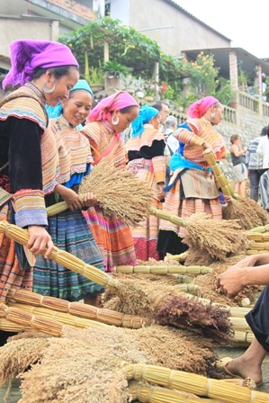 Từ những chiếc chổi khá bắt mắt