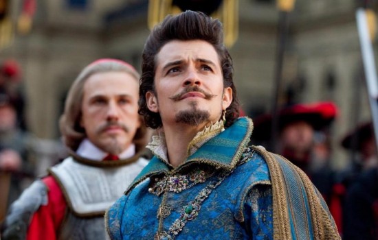 Quận công Buckingham, vai diễn của Orlando Bloom, là tình nhân của Hoàng hậu nước Pháp và là đối tượng bị Hồng y giáo chủ de Richelie phái Milady ám sát vì lý do chính trị.