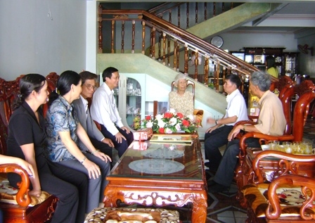 noi chuyen cu Nguyen Thi Thanh.JPG