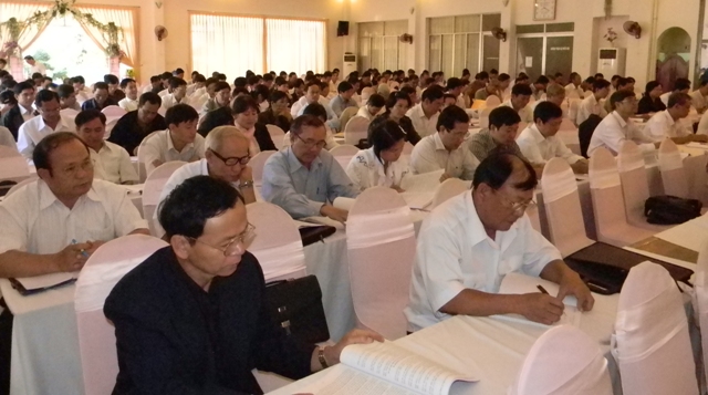 Các hội thẩm nhân dân tham dự hội nghị tập huấn