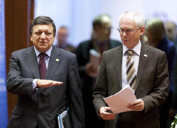 Chủ tịch Hội đồng châu Âu Herman Van Rompuy (bên phải) cuộc hội đàm với Chủ tịch Ủy ban châu Âu Jose Manuel Barroso 