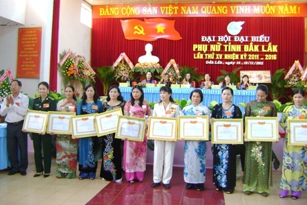 Bang khen tinh hoi cho CBPNCS gioi.JPG
